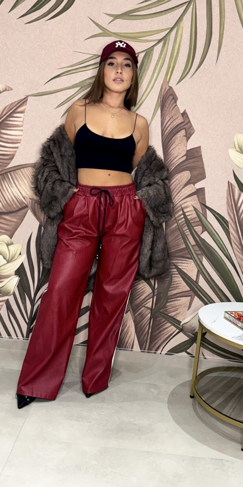 Pantalone In Ecopelle A Zampa E Strisce Laterali